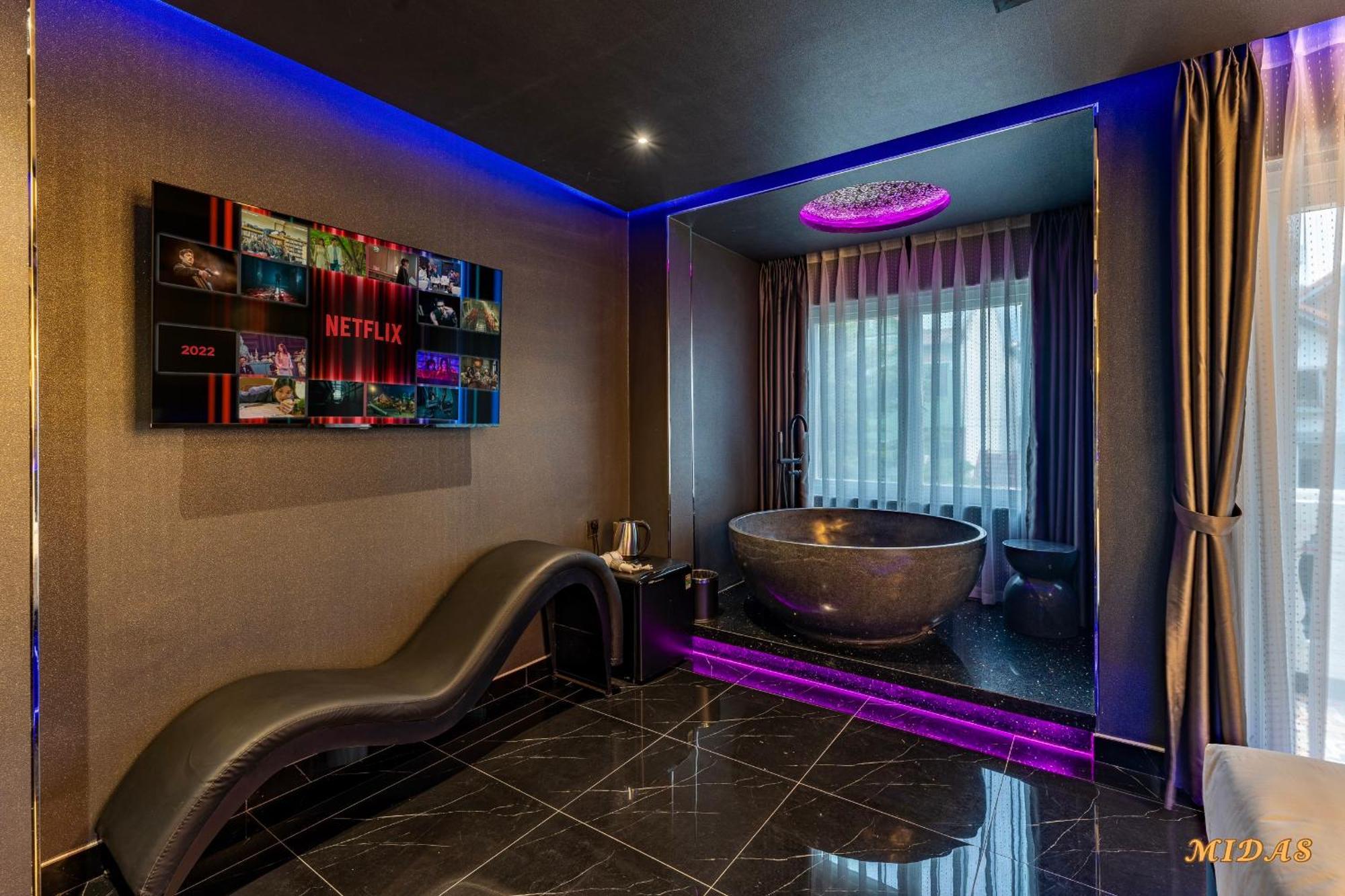 Midas Hotel 2 Ho Chi Minh City Bagian luar foto