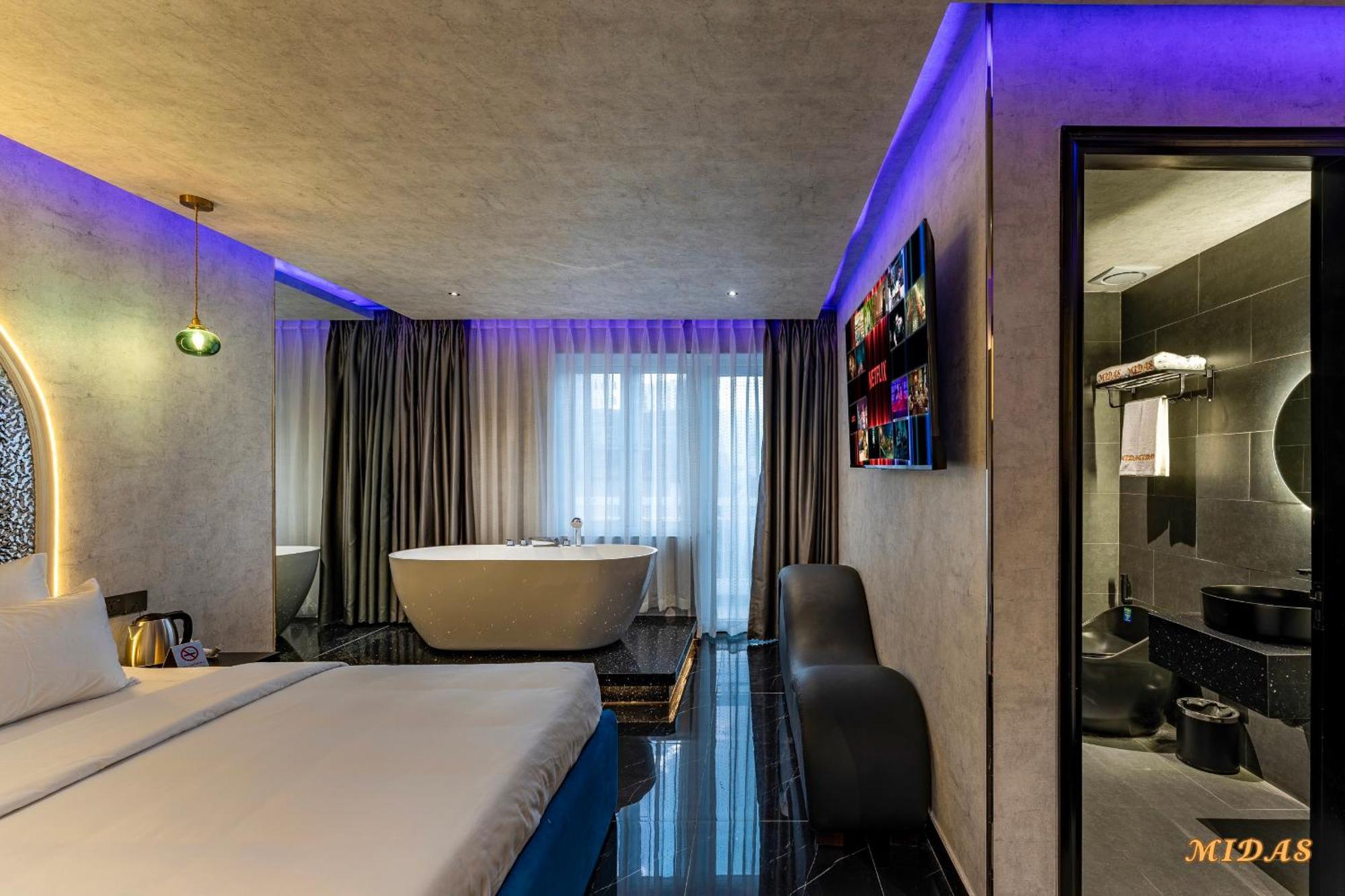 Midas Hotel 2 Ho Chi Minh City Bagian luar foto
