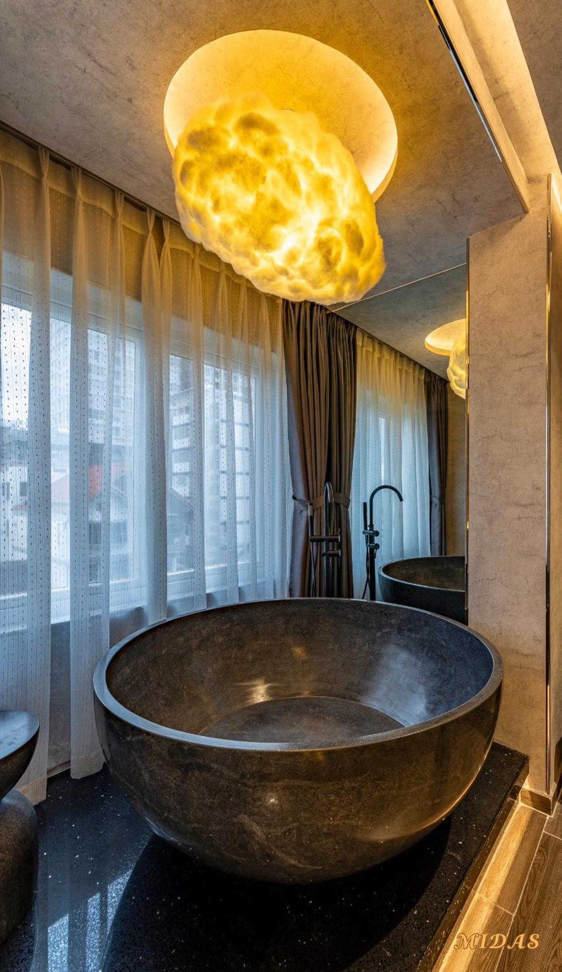 Midas Hotel 2 Ho Chi Minh City Bagian luar foto