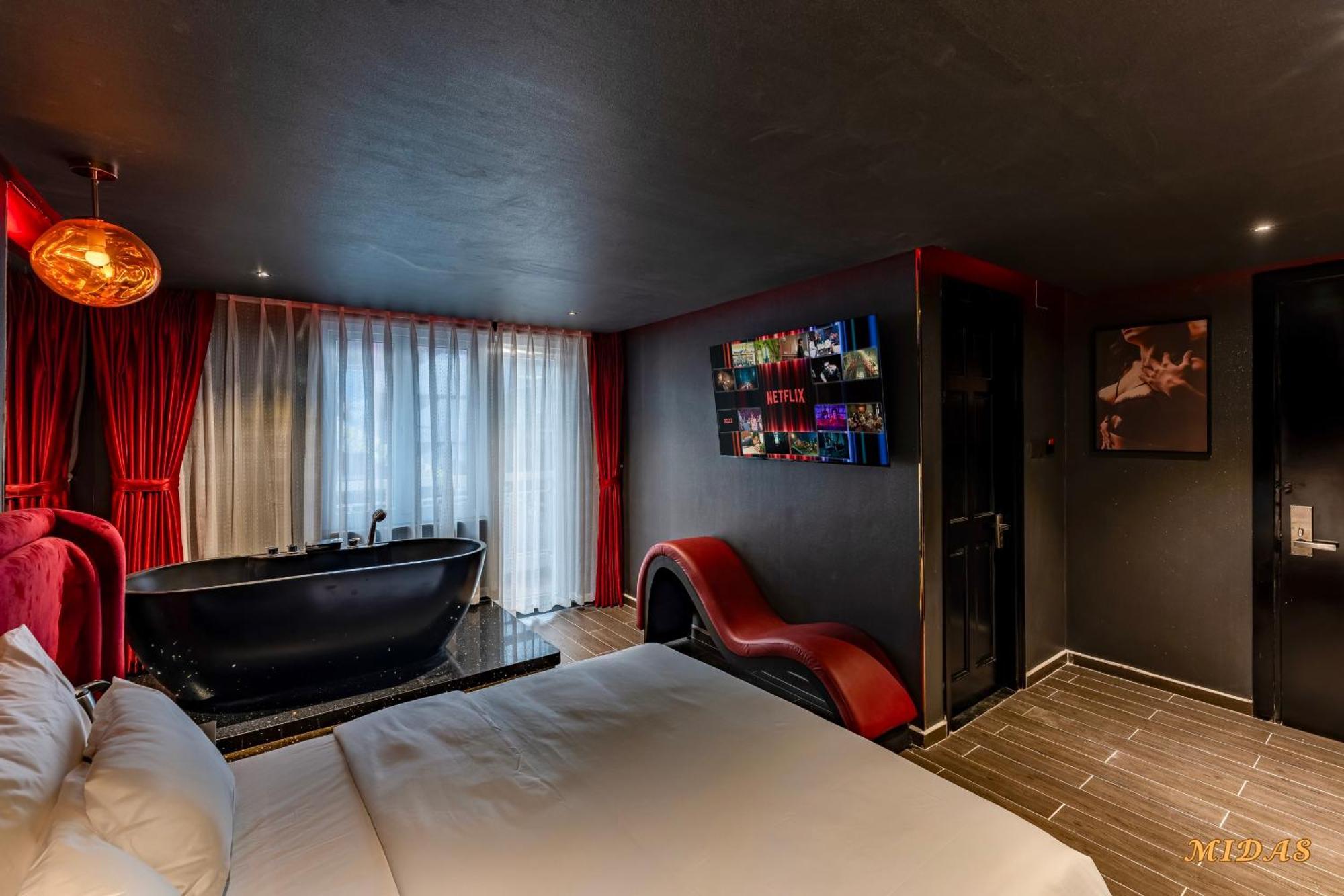 Midas Hotel 2 Ho Chi Minh City Bagian luar foto
