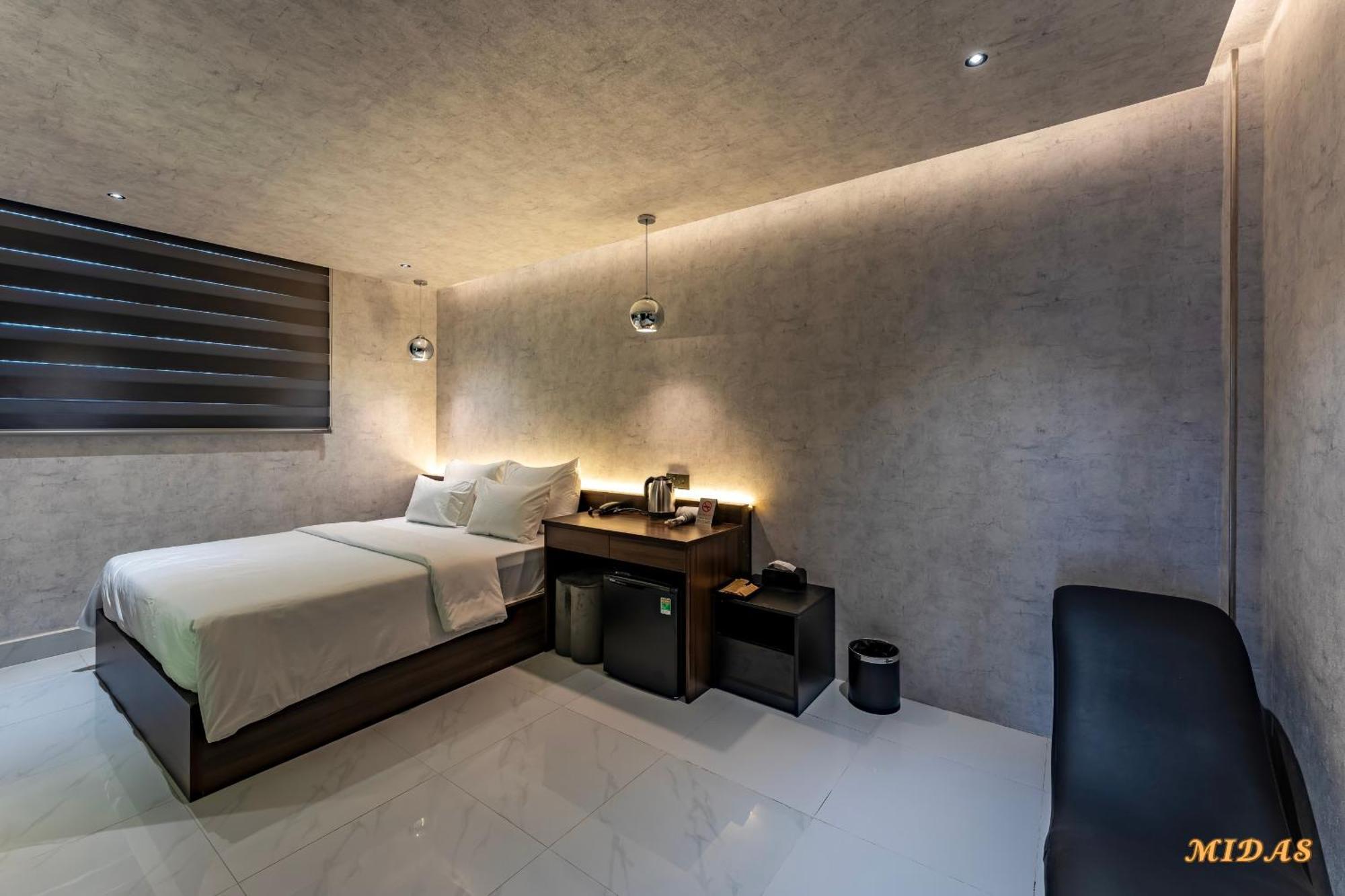 Midas Hotel 2 Ho Chi Minh City Bagian luar foto